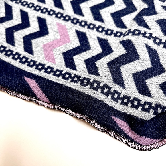 Aztec Hot Shorts Size Small Purple Gray Geometric Sweatpants Booty Pants Warm - Picture 6 of 9